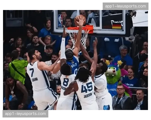 魔术后卫布莱克四头肌挫伤大概率出战 卡特卡斯尔顿下放发展联盟